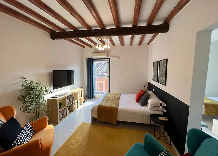 Charming Navona 3*